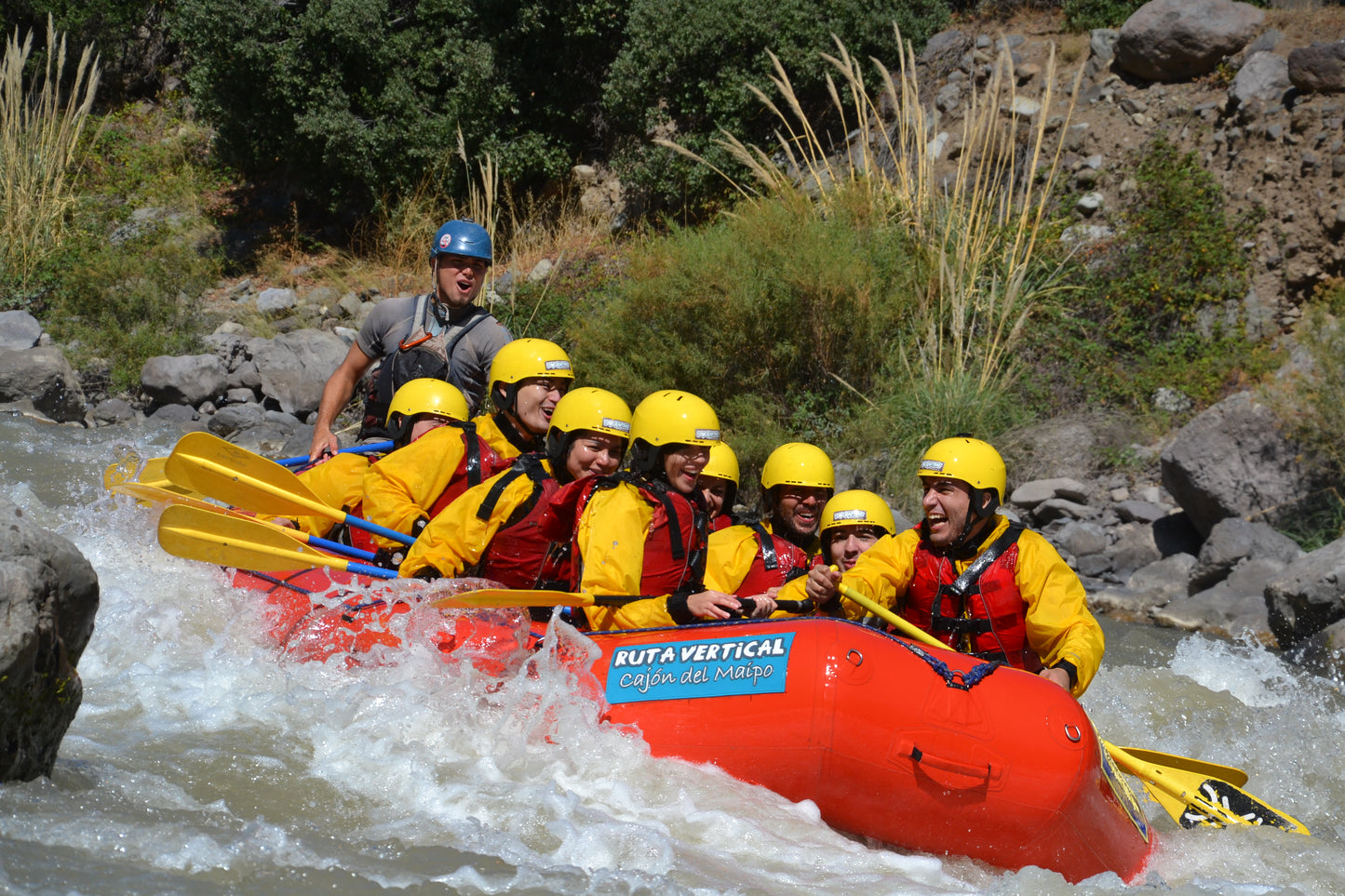 Rafting entre montañas a 1 hora de Santiago
