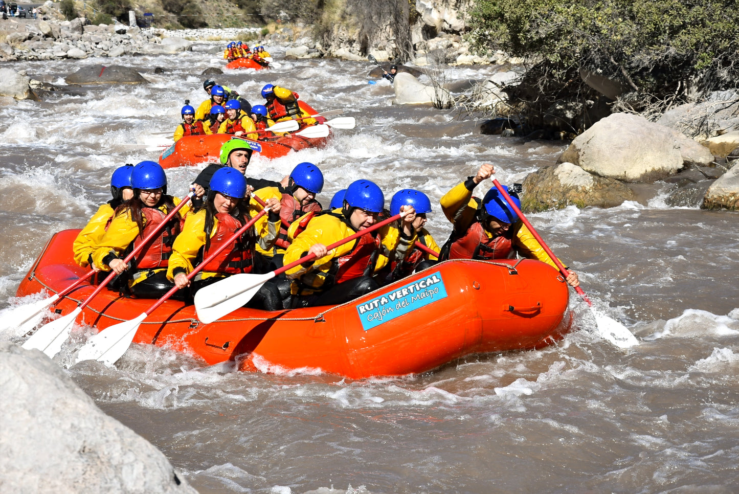 Rafting entre montañas a 1 hora de Santiago
