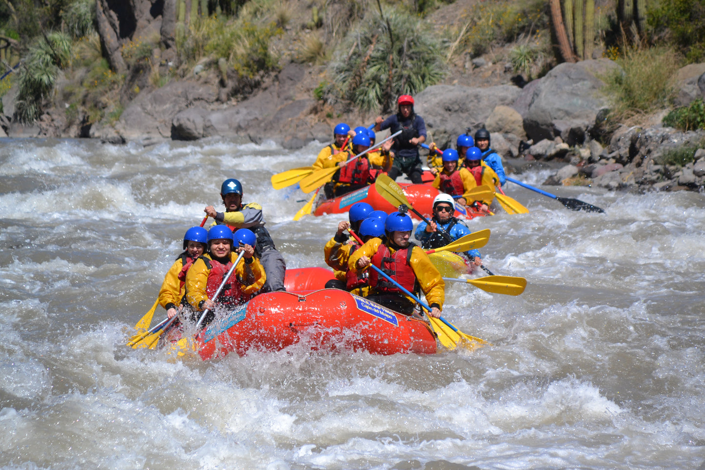 Rafting entre montañas a 1 hora de Santiago